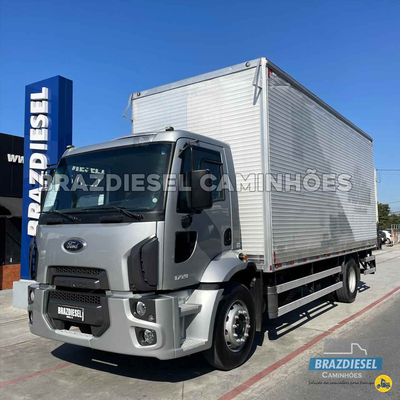 CAMINHAO FORD CARGO 1719 Baú Furgão Toco 4x2 Brazdiesel Caminhões JOINVILLE SANTA CATARINA SC
